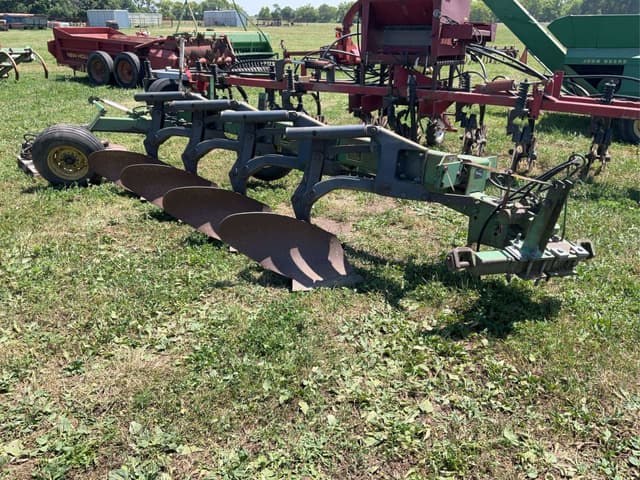 Image of John Deere 2600 equipment image 1