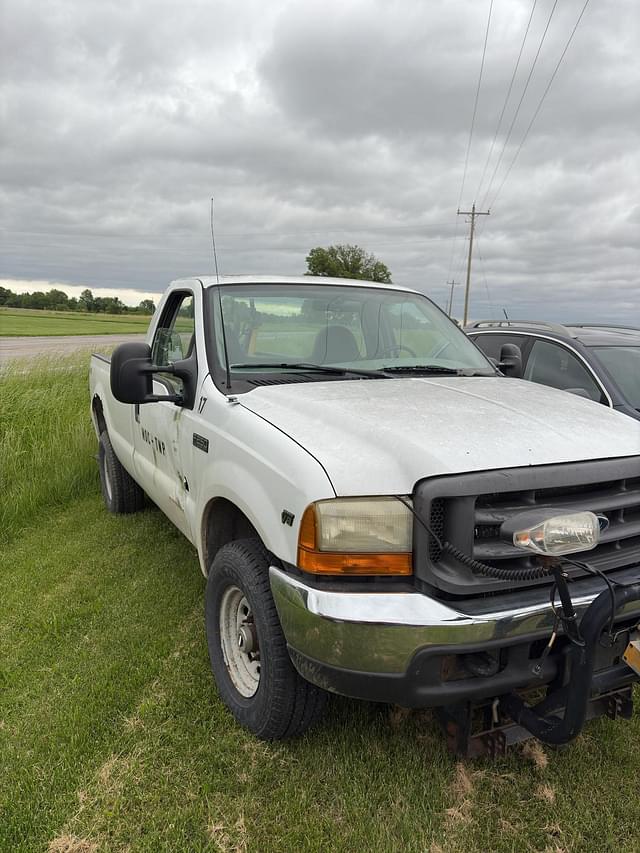 Image of Ford F-250 equipment image 1