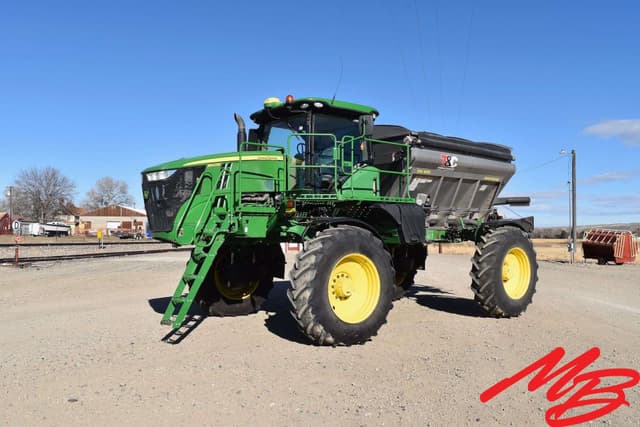Image of John Deere R4038 equipment image 2