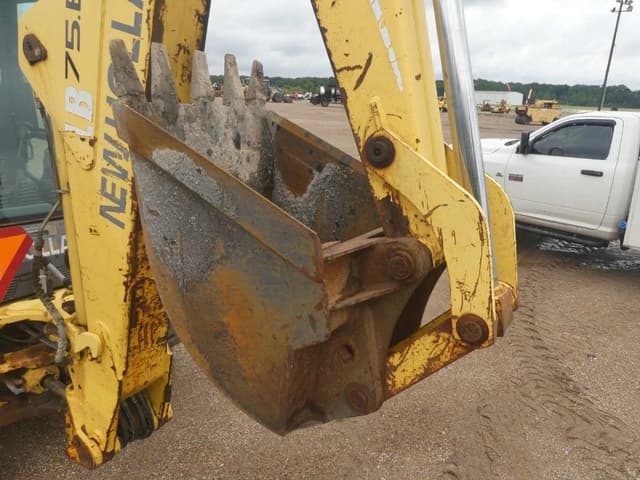 Image of New Holland LB75B equipment image 4