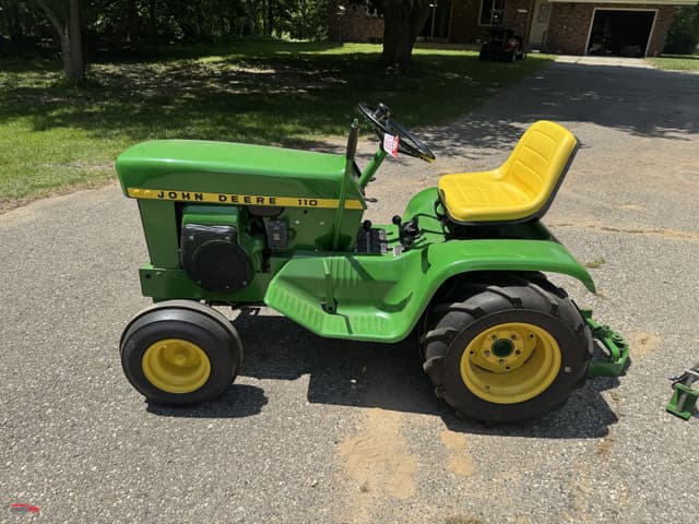 Image of John Deere 110 equipment image 3