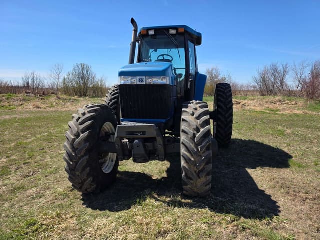 Image of New Holland 8770 equipment image 4