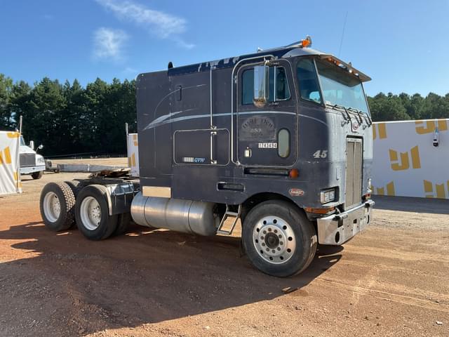 Image of Peterbilt 362 equipment image 2