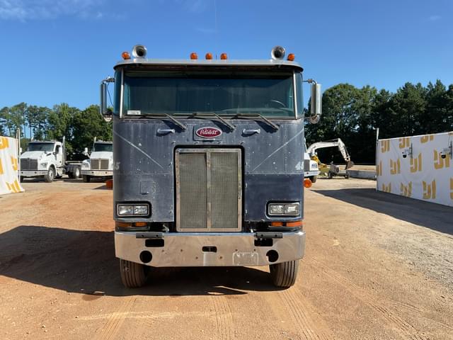 Image of Peterbilt 362 equipment image 1