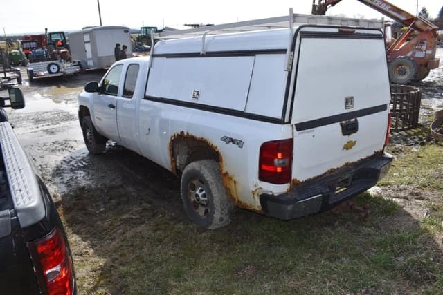 Image of Chevrolet 2500HD equipment image 3