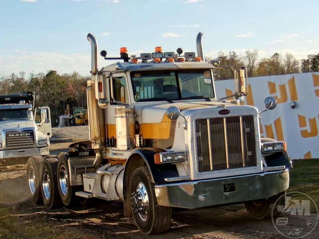 Image of Peterbilt 379 equipment image 2