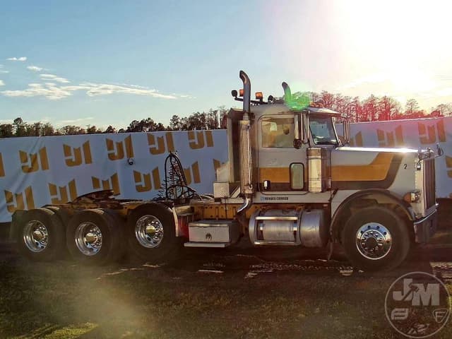 Image of Peterbilt 379 equipment image 4