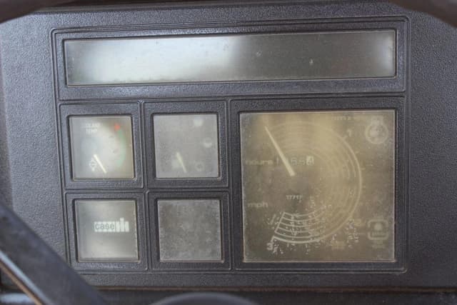 Image of Case IH 3230 equipment image 4