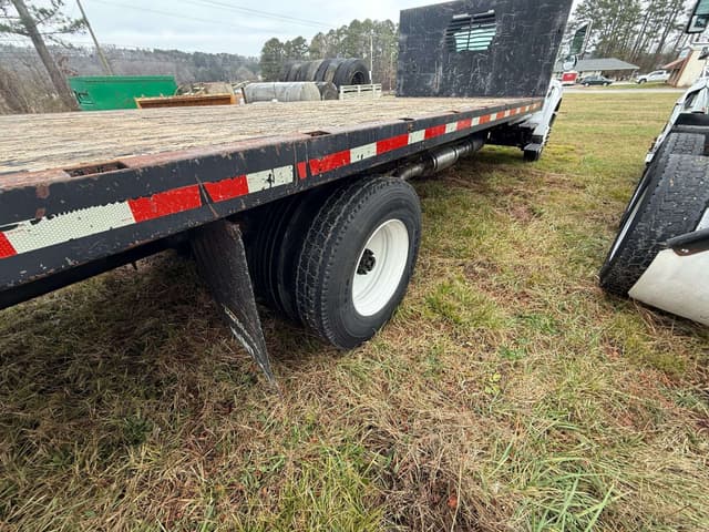 Image of Ford F-750 equipment image 4