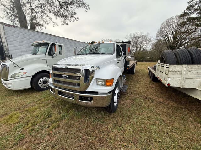 Image of Ford F-750 equipment image 1