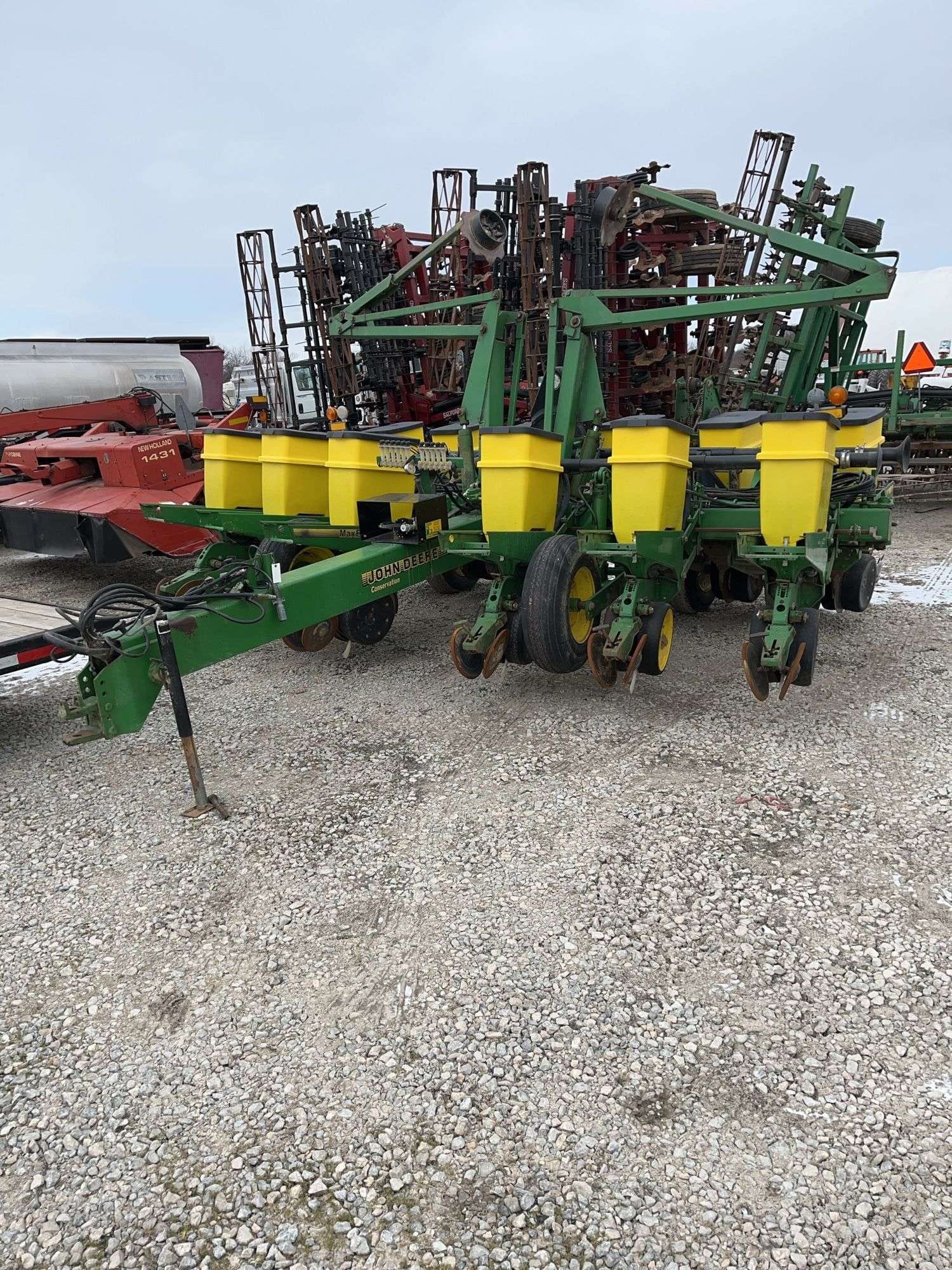 John Deere 1760 Equipment Image0