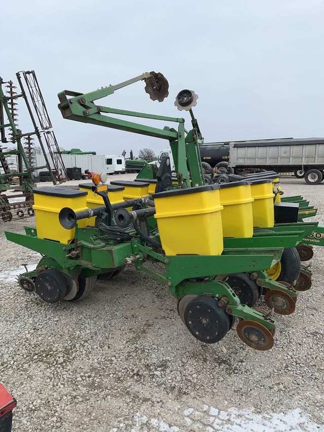 Image of John Deere 1760 equipment image 2