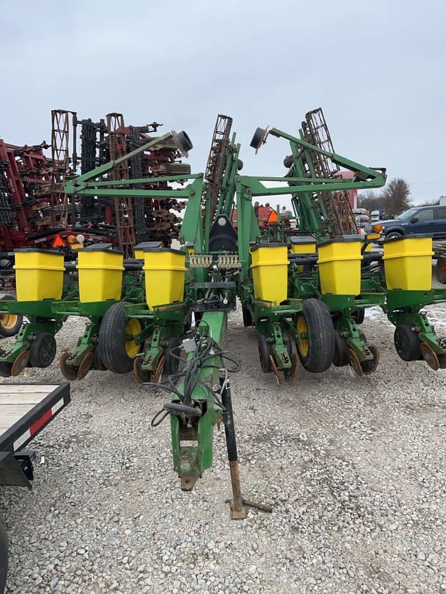 Image of John Deere 1760 equipment image 1