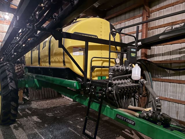 Image of Bestway Field Pro IV 1600 equipment image 2