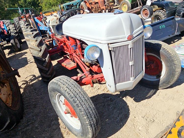 Ford 2N Equipment Image0