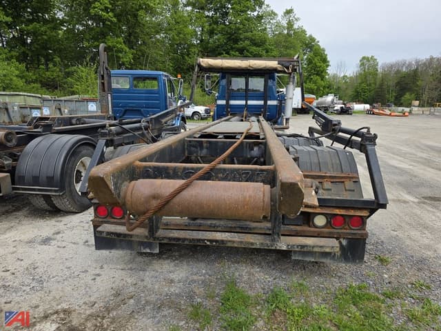 Image of Mack RD688S equipment image 4