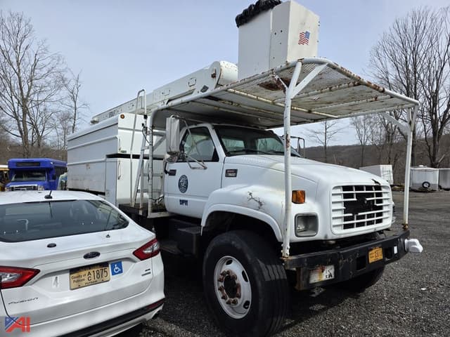 Image of GMC C7500 equipment image 3