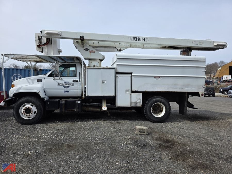 2002 GMC C7500 Equipment Image0