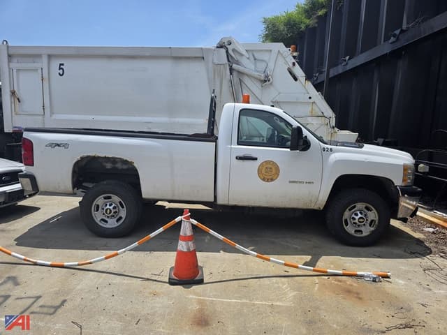 Image of Chevrolet 2500HD equipment image 4