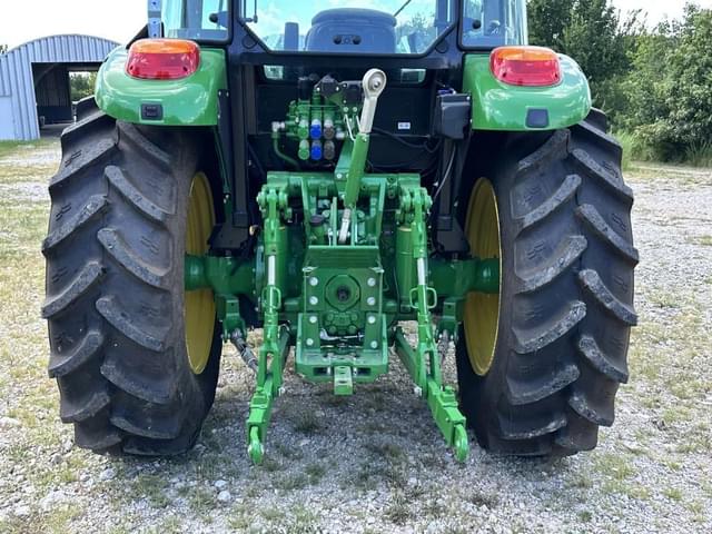 Image of John Deere 5120M equipment image 4