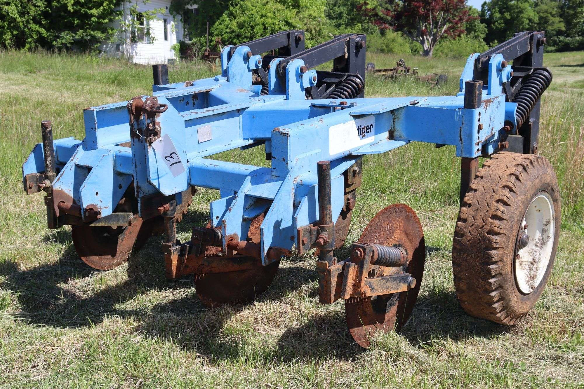 DMI Tiger Equipment Image0