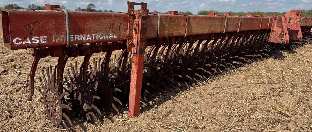 Case IH 181 Equipment Image0