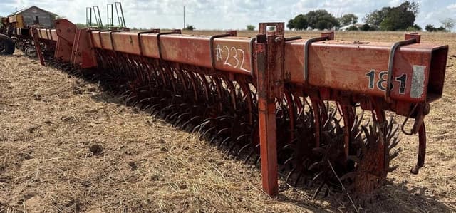 Image of Case IH 181 equipment image 2