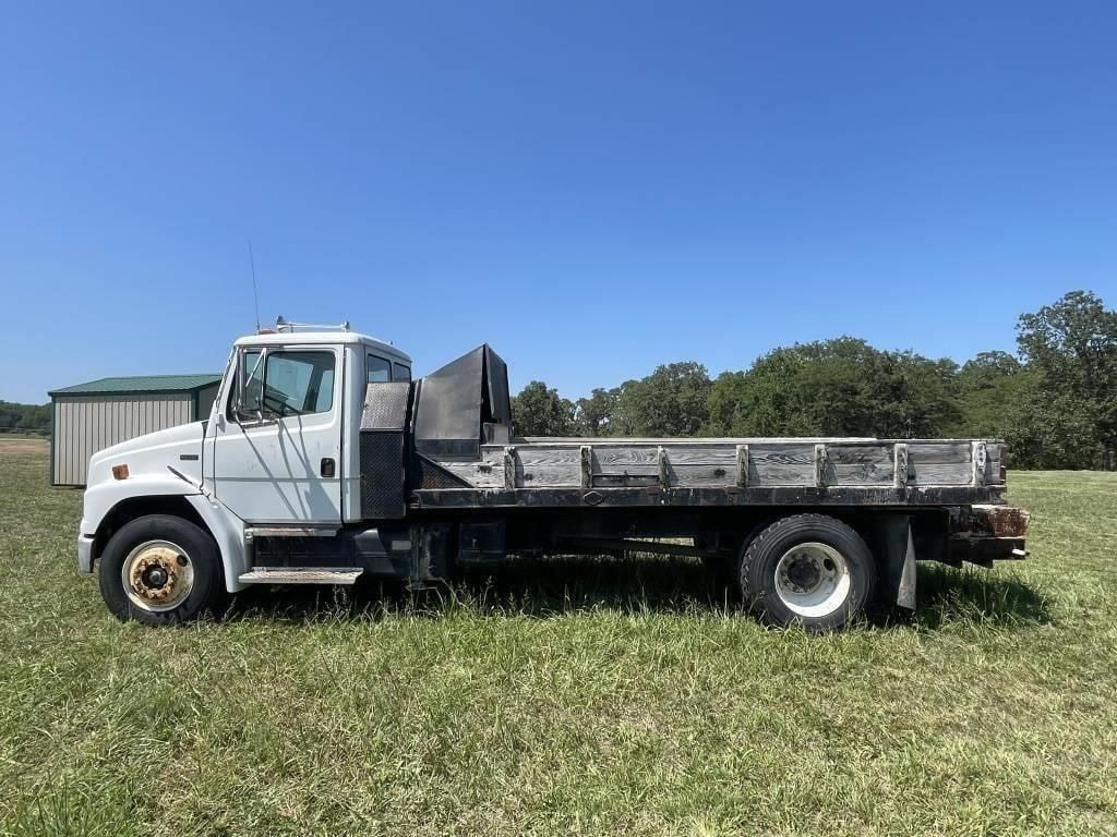 Main image Freightliner FL70