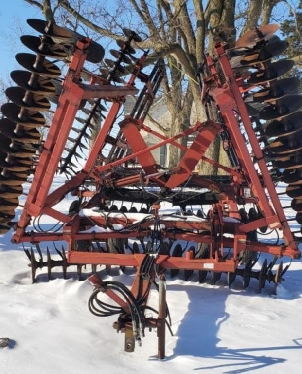 Image of International Harvester 496 equipment image 1