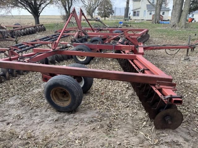 Image of International Harvester 496 equipment image 4