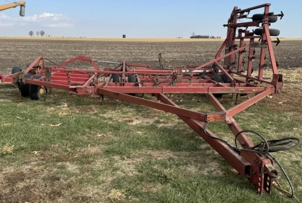 International Harvester Vibra Shank Equipment Image0