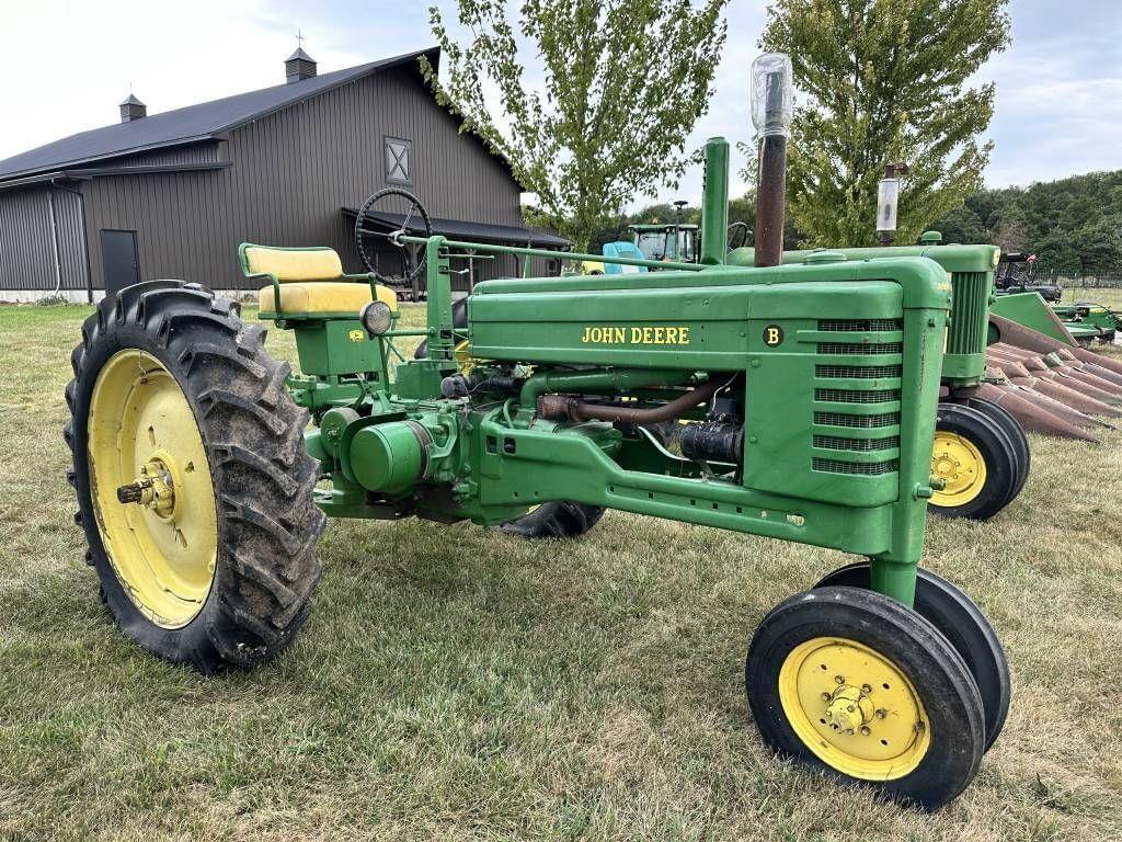 Image of John Deere B Primary image
