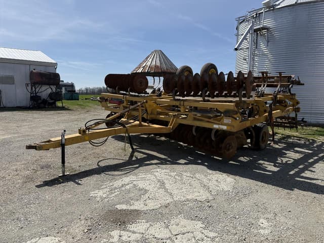 Image of Landoll 876 equipment image 3