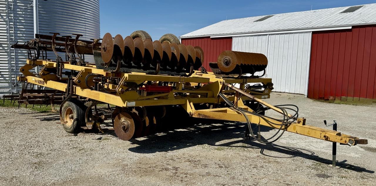 Landoll 876 Equipment Image0