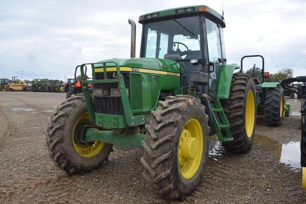 Image of John Deere 7210 Primary image