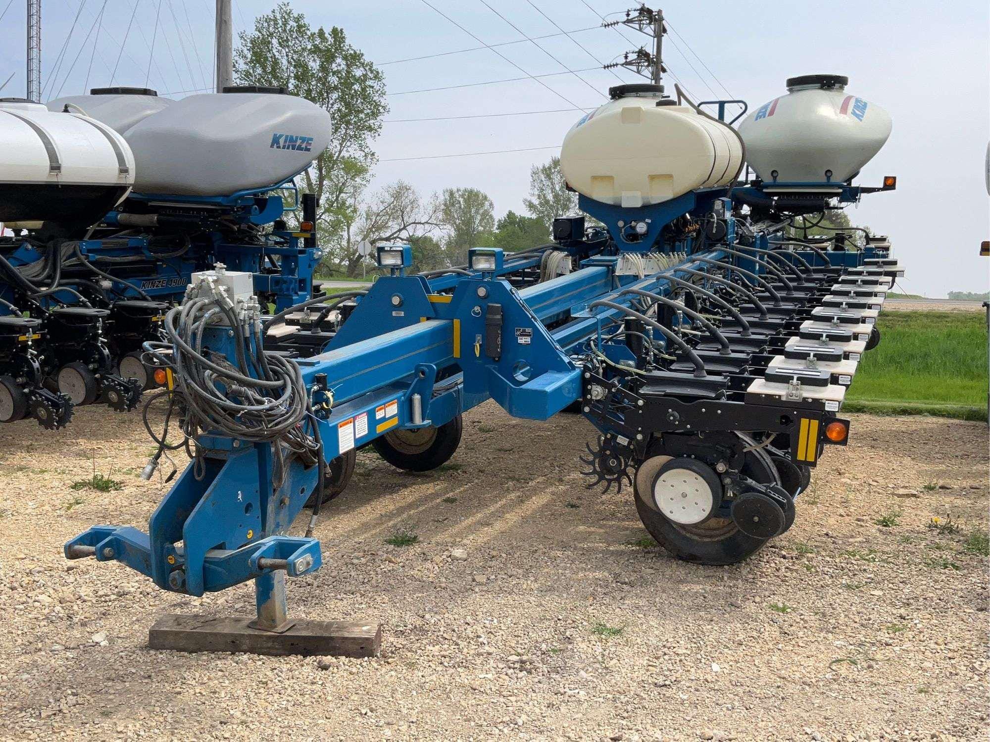 Main image Kinze 3800