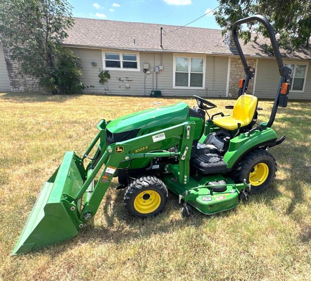 Image of John Deere 1023E Primary image