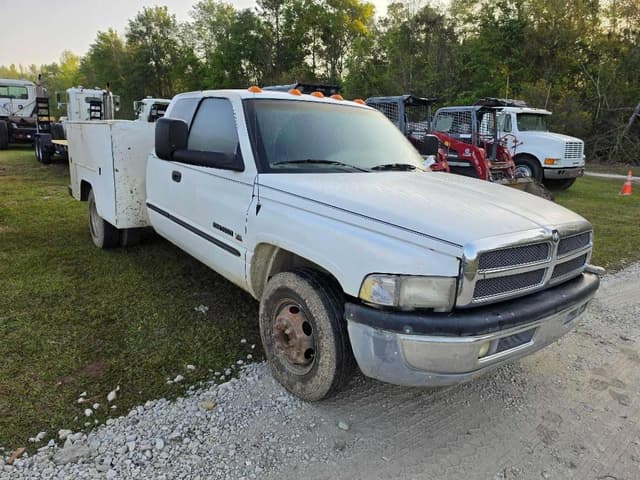 Image of Dodge Ram 3500 equipment image 4