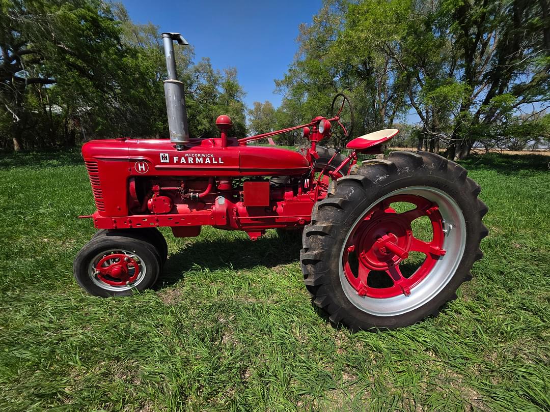 Image of Farmall H Primary image