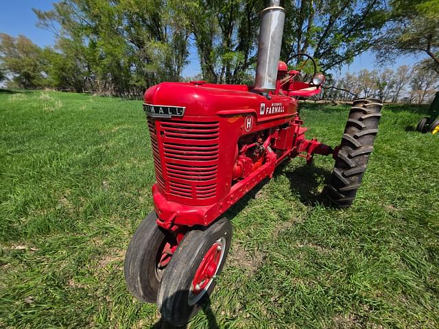 Image of Farmall H equipment image 3