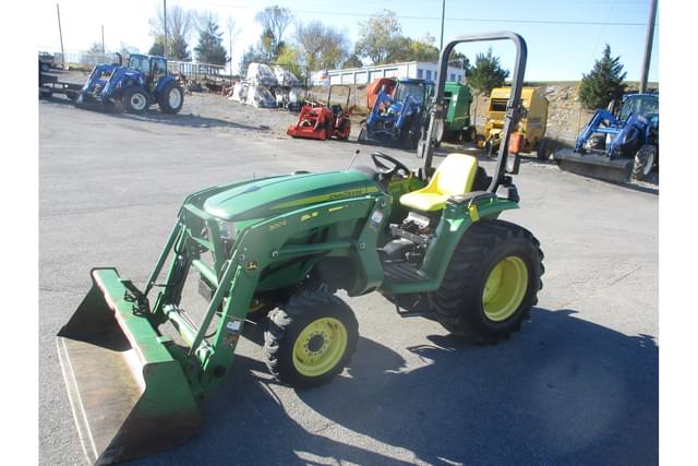 Image of John Deere 3025E equipment image 2