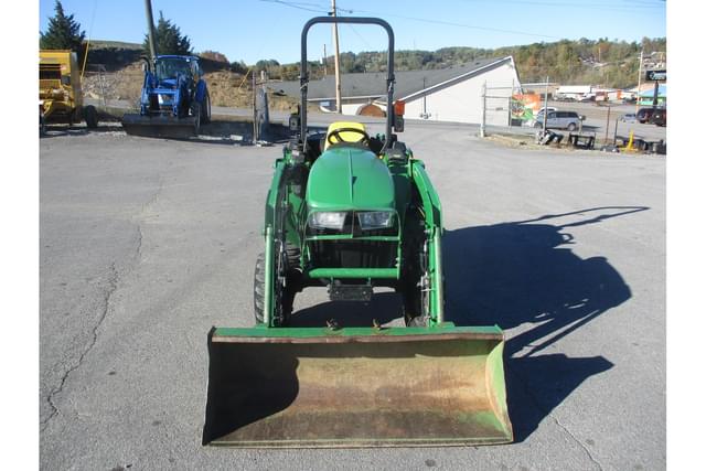 Image of John Deere 3025E equipment image 4