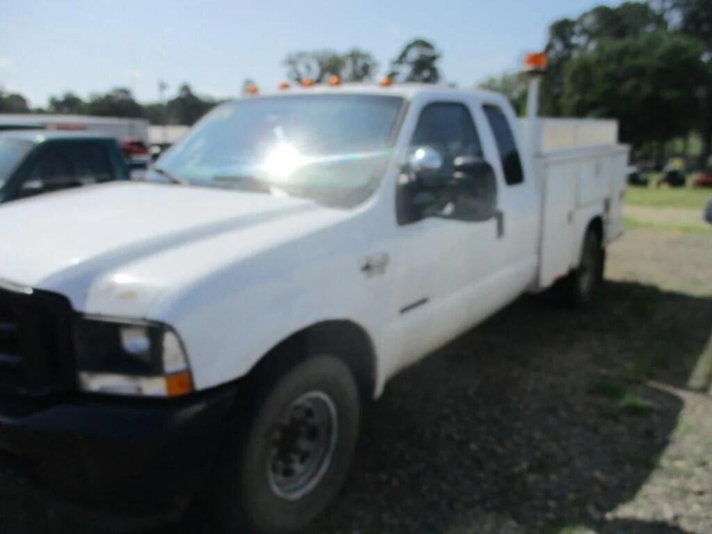 Image of Ford F-350 Primary image