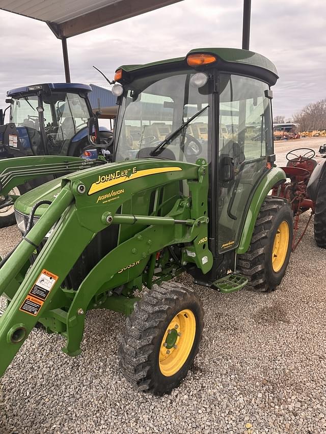 Image of John Deere 3033R equipment image 2