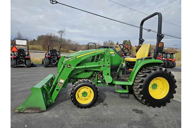 Image of John Deere 3033R equipment image 1