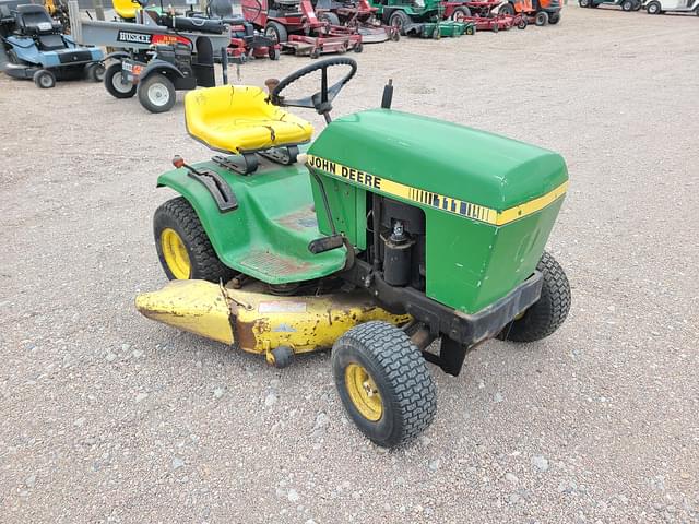 Image of John Deere 111 equipment image 1