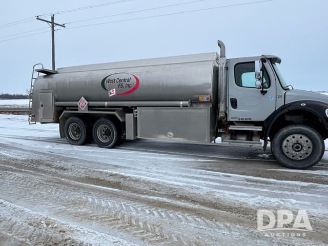 Image of Freightliner Business Class M2 equipment image 1