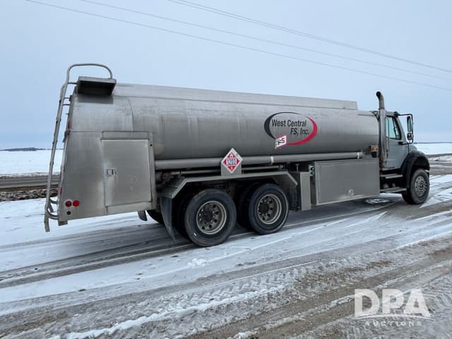 Image of Freightliner Business Class M2 equipment image 4