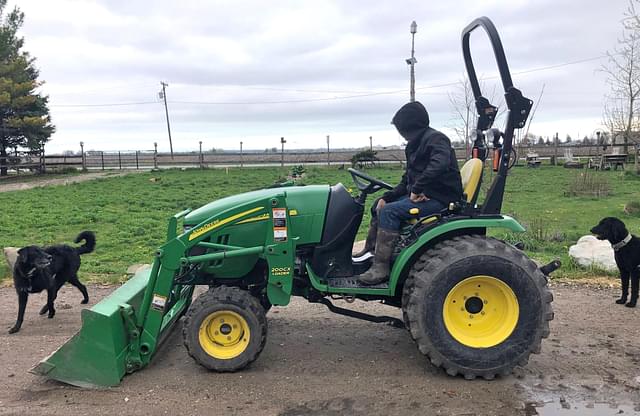 Image of John Deere 2520 equipment image 1