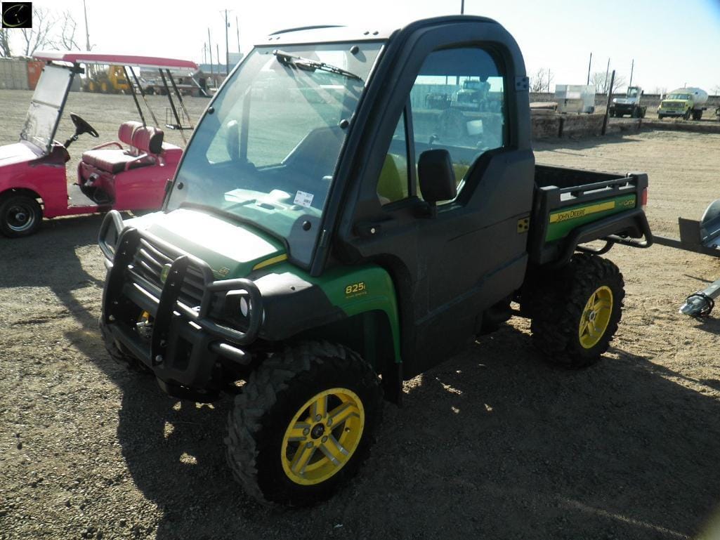 Main image John Deere Gator XUV 825i